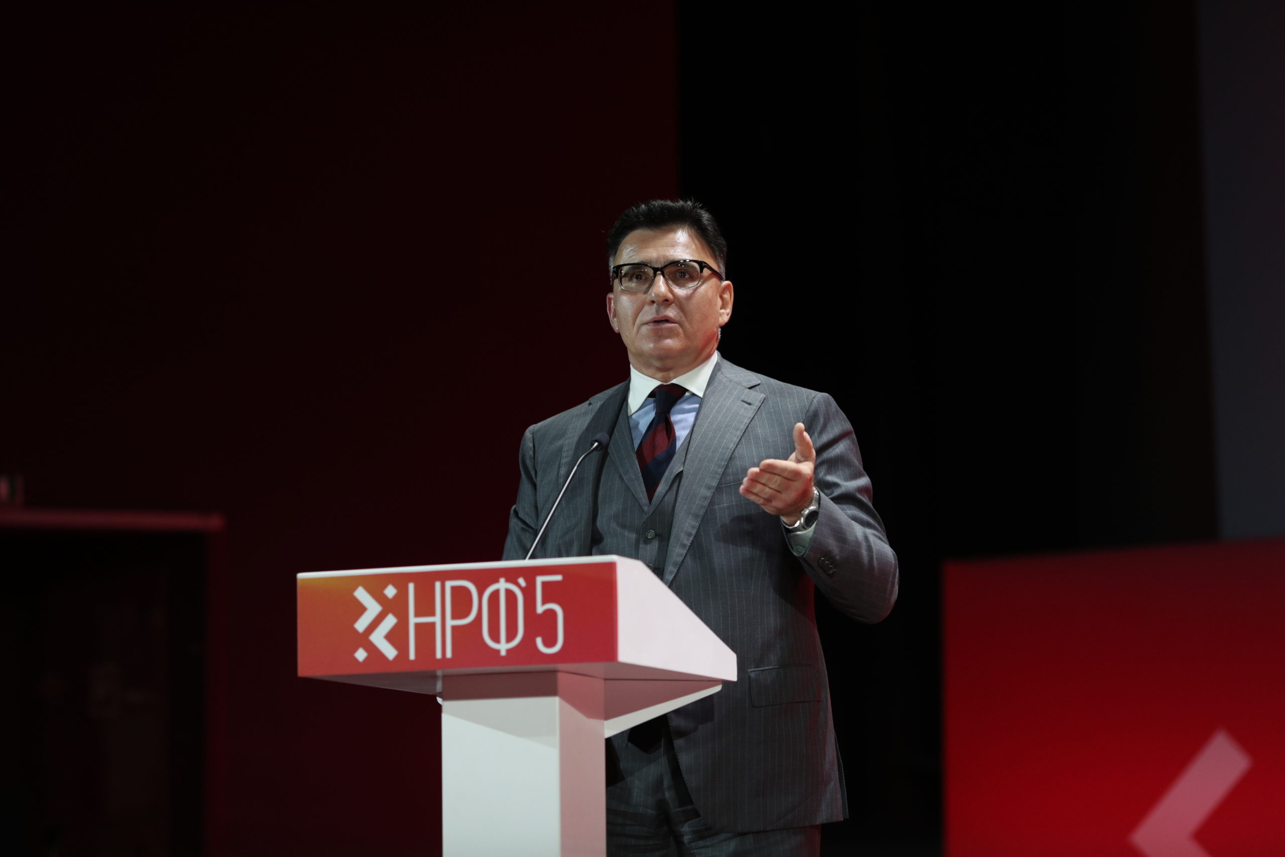 Гендиректор «Газпром-Медиа Холдинг» Александр Жаров анонсировал новую платформу с вертикальным видео