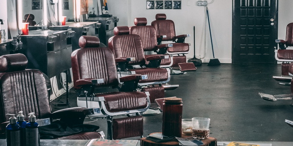 Барберы среднего звена: потерявшие работу менеджеры скупают мелкий бизнес