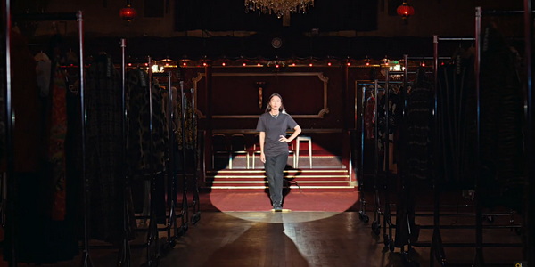 Модель Oxfam вышла на подиум в обносках