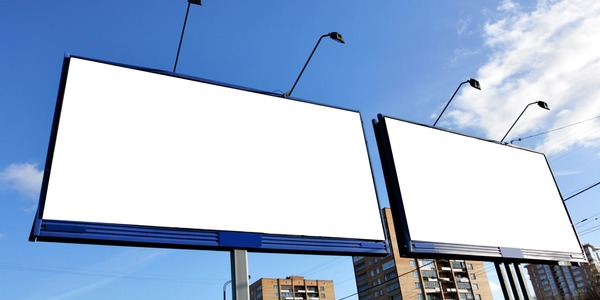 Наружную рекламу лишают единства: законопроект о едином операторе может быть отклонен Госдумой