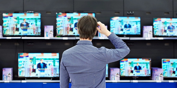 Смесь китайского с воронежским: Wildberries заново выпустил телевизоры под брендом RAZZ