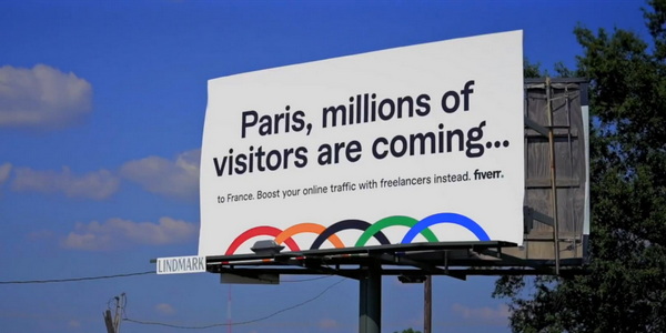 Биржа фрилансеров запустила рекламу в&nbsp;двадцати трех Парижах