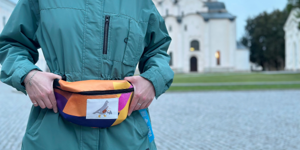 Кейс Лира: создали яркий мерч из&nbsp;баннера со&nbsp;стенда Новгородской области