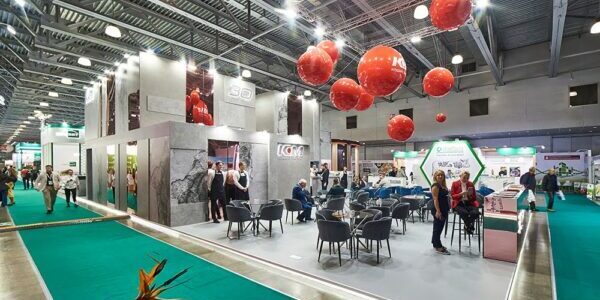 Как&nbsp;выделиться на&nbsp;выставке в&nbsp;2025&nbsp;году: как&nbsp;актуально оформить стенд