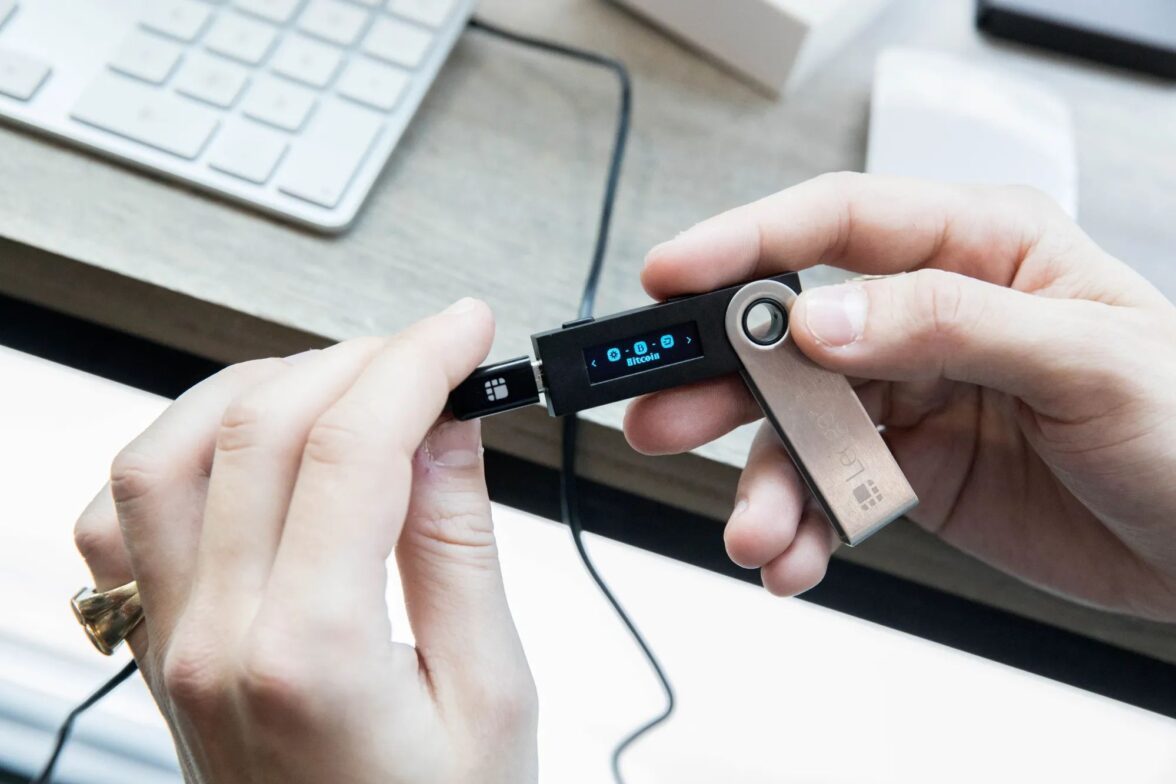 где хранить криптовалюту - фото