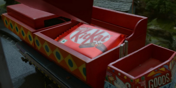 Солидные батончики никуда не&nbsp;торопятся: KitKat построил самый медленный вендинговый автомат в&nbsp;мире