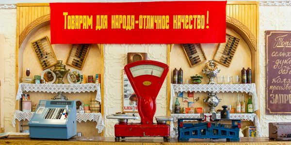 Язык до&nbsp;вывески доведет: россиянам в&nbsp;возрасте нравятся надписи на&nbsp;русском, молодым&nbsp;— не&nbsp;очень